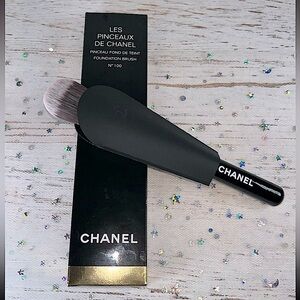 Chanel Les Pinceaux De Chanel Foundation Brush N° 100, New In Box
